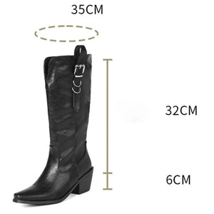 Cowboyboots i mjukt läder med elegant spänndetalj