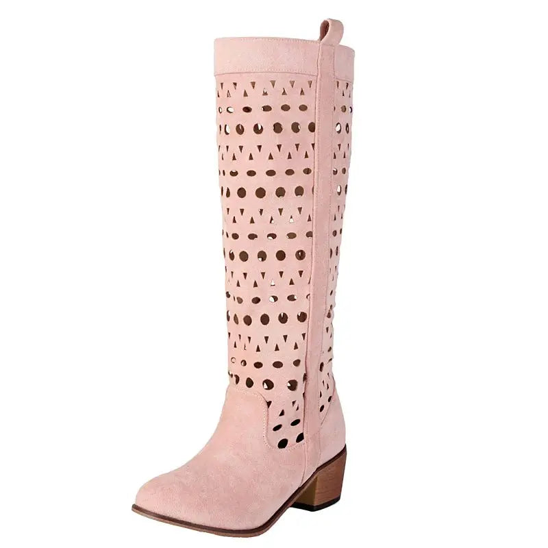 Cowboyboots i mocka med utskuret mönster och rund tå