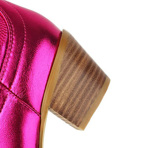 Cowboyboots i präglat läder med broderade detaljer