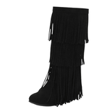 Cowboyboots med lager av mockafransar och mjuk kilklack