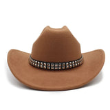 Cowboyhatt i filt med elegant nitbälte