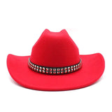 Cowboyhatt i filt med elegant nitbälte