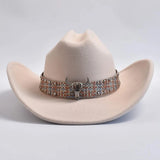 Cowboyhatt i westernstil med elegant bälte och bred brätte