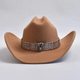 Cowboyhatt i westernstil med elegant bälte och bred brätte