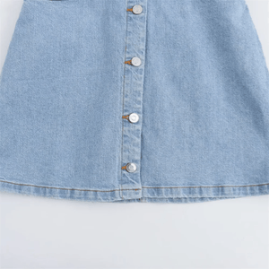 Kort denimklänning med knappar
