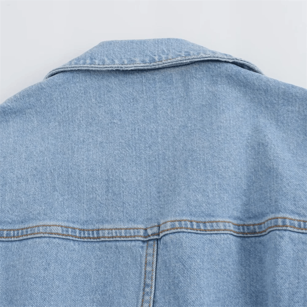 Kort denimklänning med knappar