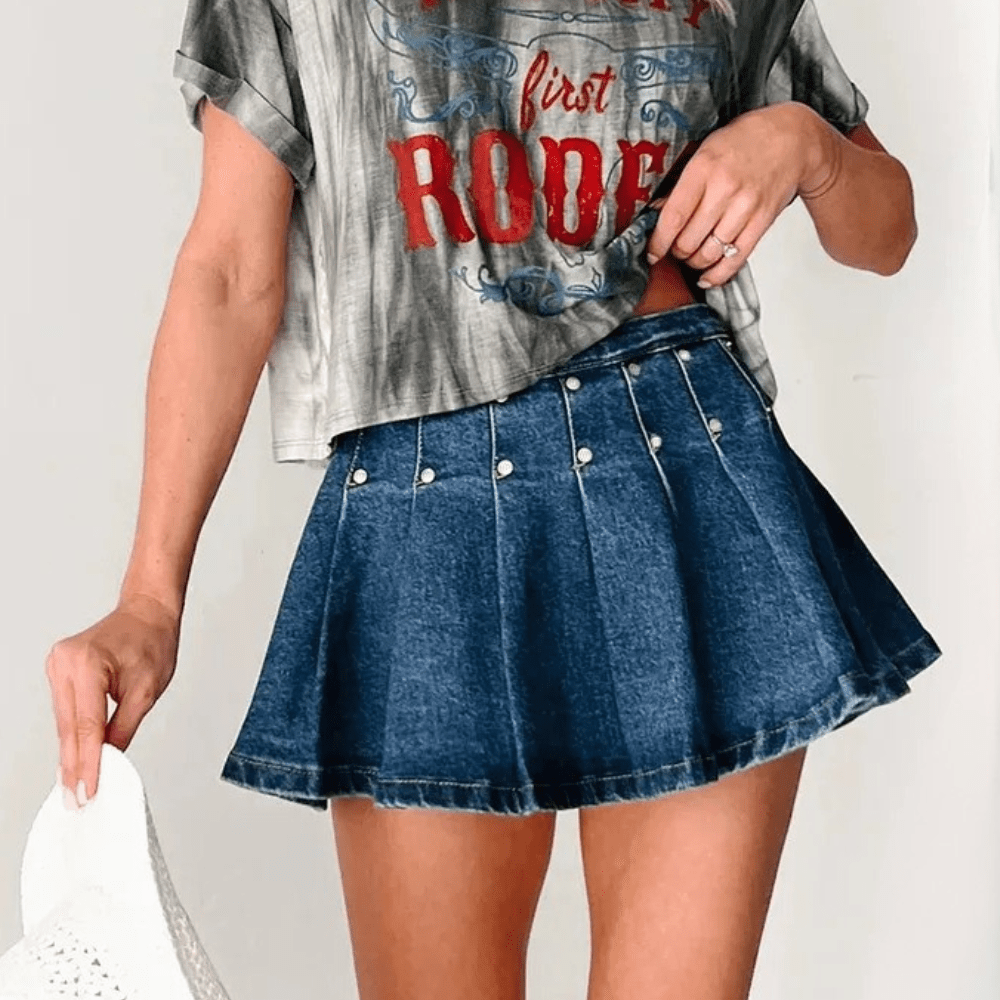 Kort plisserad jeanskjol