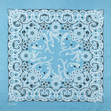 Ljusblå Bandana med Blommig Paisley-mönster