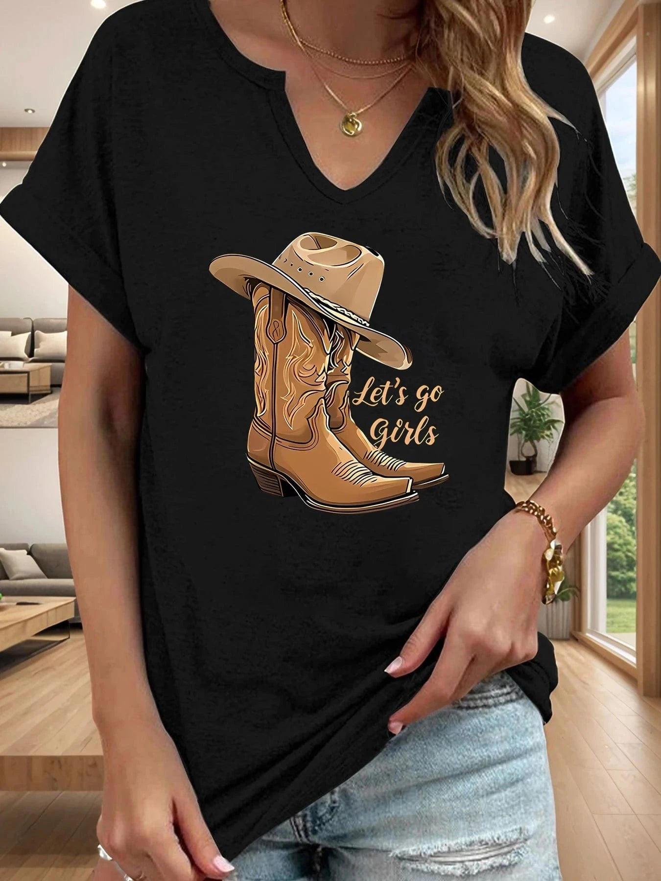 Tshirt med cowboyhatt och boots "Let’s Go Girls"