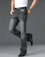 Utsvängda jeans herr