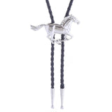 Western Bolo Tie med galopperande häst